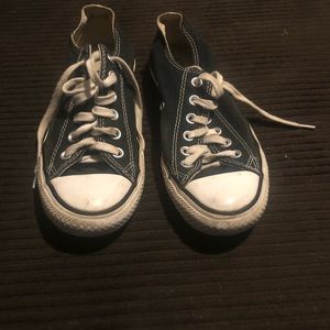 Girls black converse size 7